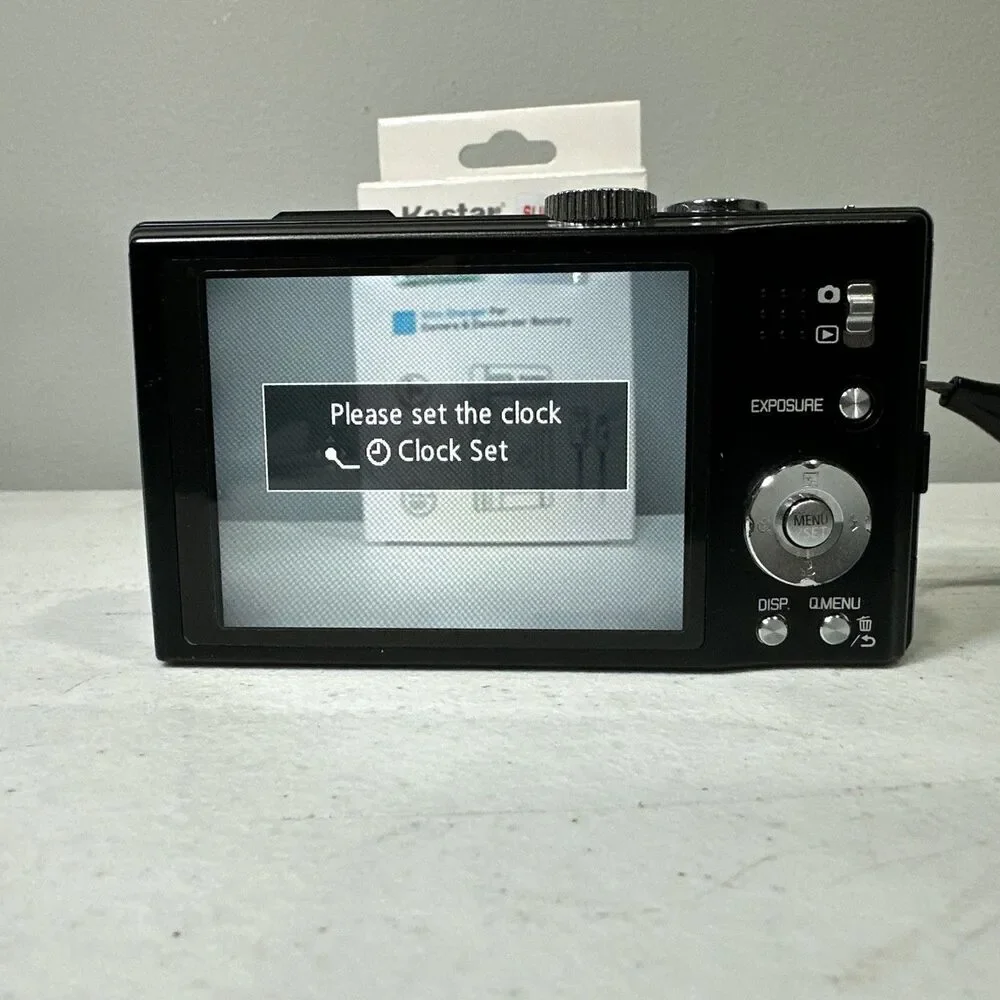 Leica V-Lux 30 14.1MP Compact Digital Camera Used With Battery And Charger